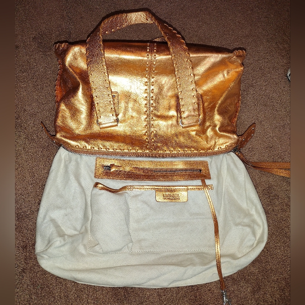 Michael Kors purse in tangerine metallic RARE - Picture 15 of 16